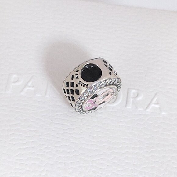 PANDORA MINNIE LIMITED EDITION - CHARM DISNEYLAND PARIS EXCLUSIVE BEAD - Picture 6 of 7